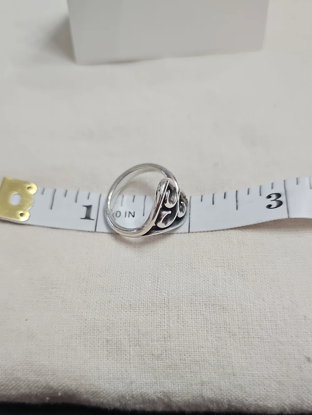 Highly sought-after Retired James Avery Sterling Silver Sz7